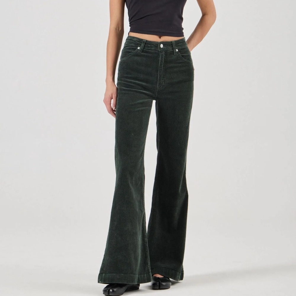 Rolla’s Eastcoast Flare - Ivy Green Corduroy Pants